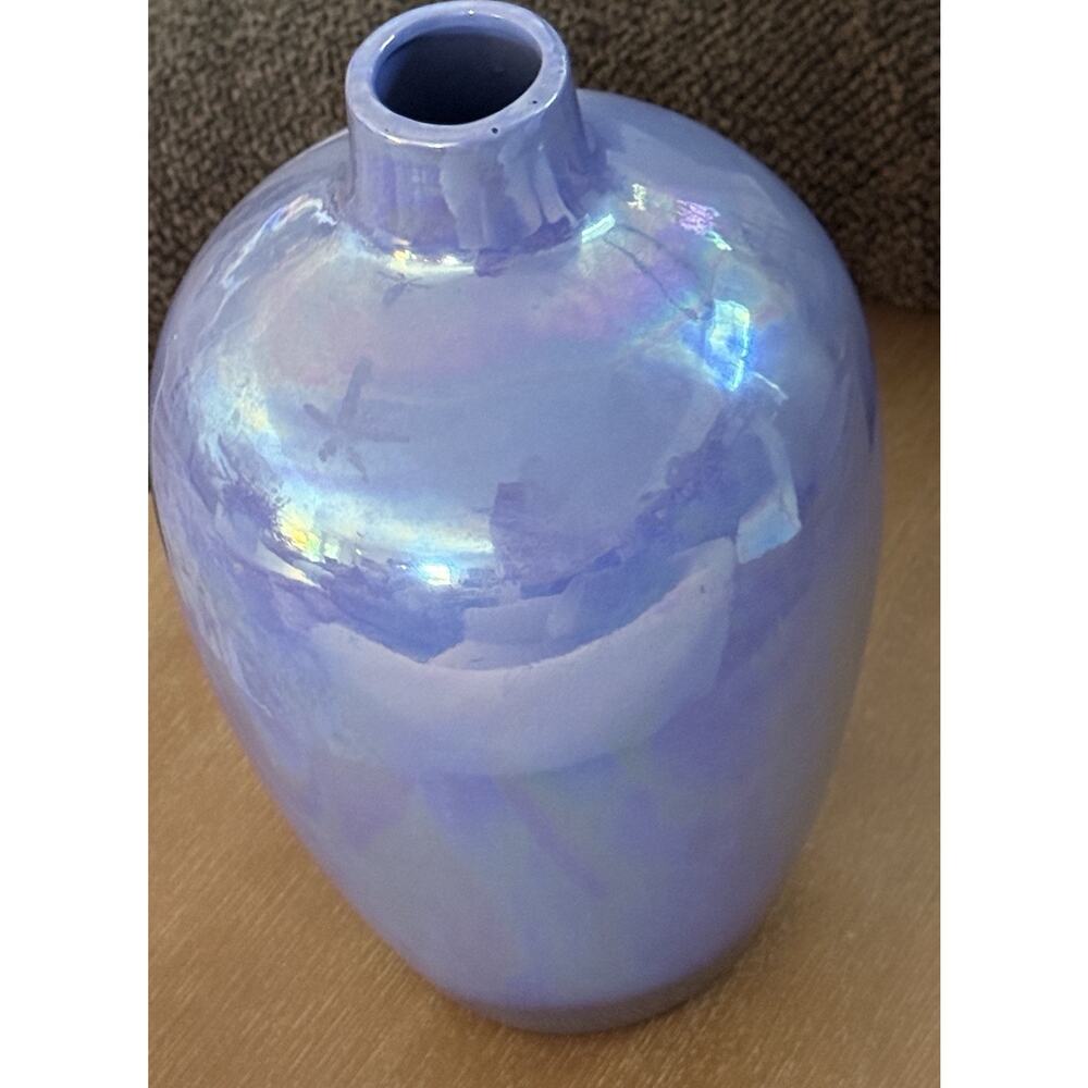 Vintage Purple Lavender Iridescent Opalescent Glazed Flower Vase 8.5”